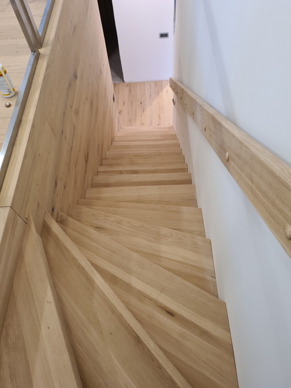 Výroba schodišť a zábradlí. INTERIORWOOD